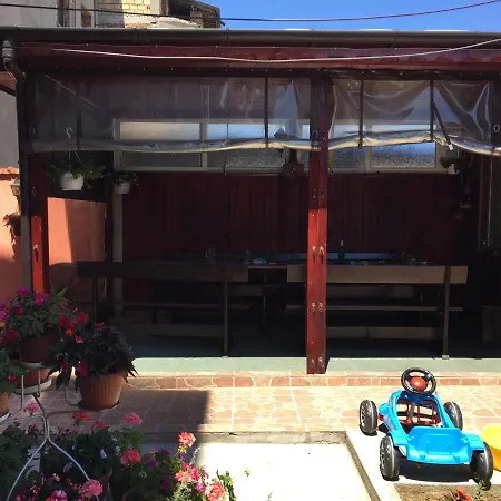 Aтанасов Ii 招待所