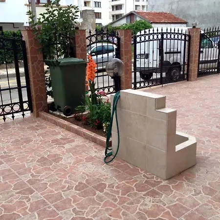 招待所 Aтанасов Ii