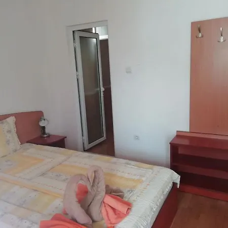 Aтанасов Ii 招待所